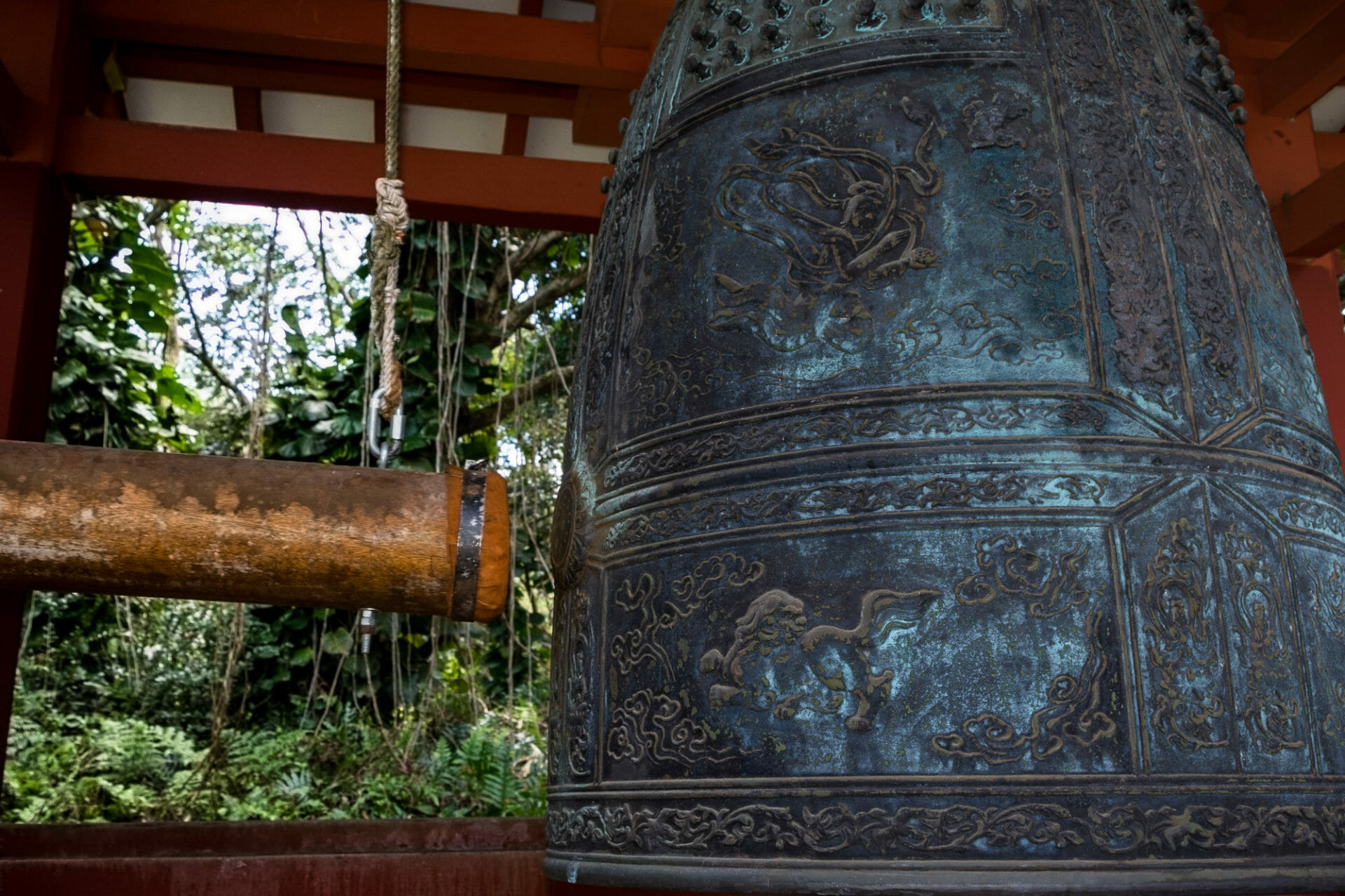 Massive gong at Byodo-In Temple