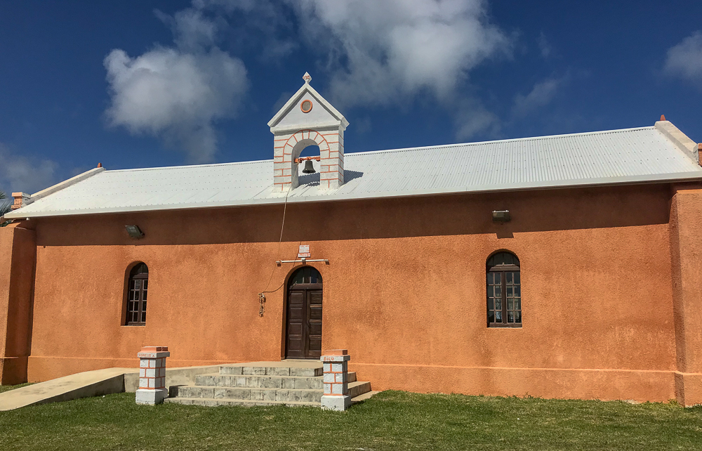 The Lifou school covers the entire island