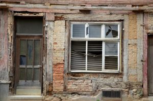 dilapidated house - real estate rental scams